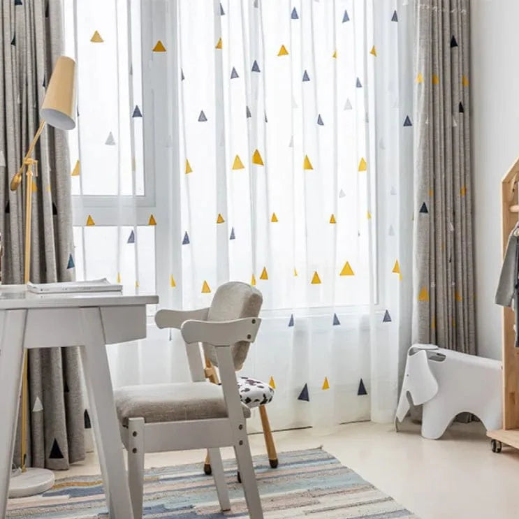Rideau enfant voilage à triangles colorés
