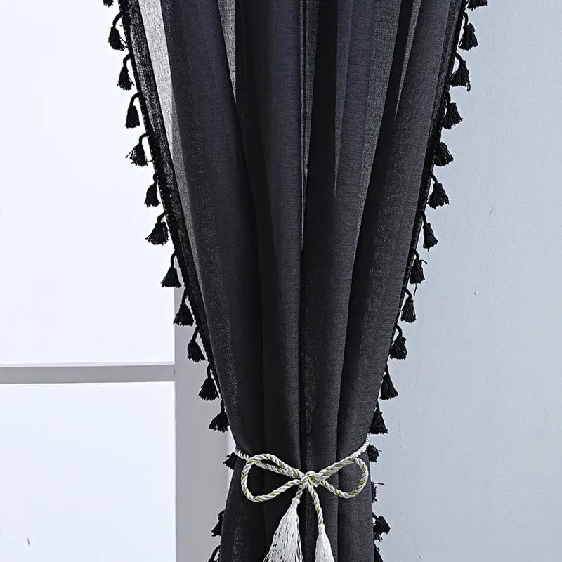 Voilage noir à pompons